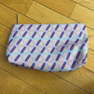 NWOT! Clinique pink and purple pattern cosmetics bag